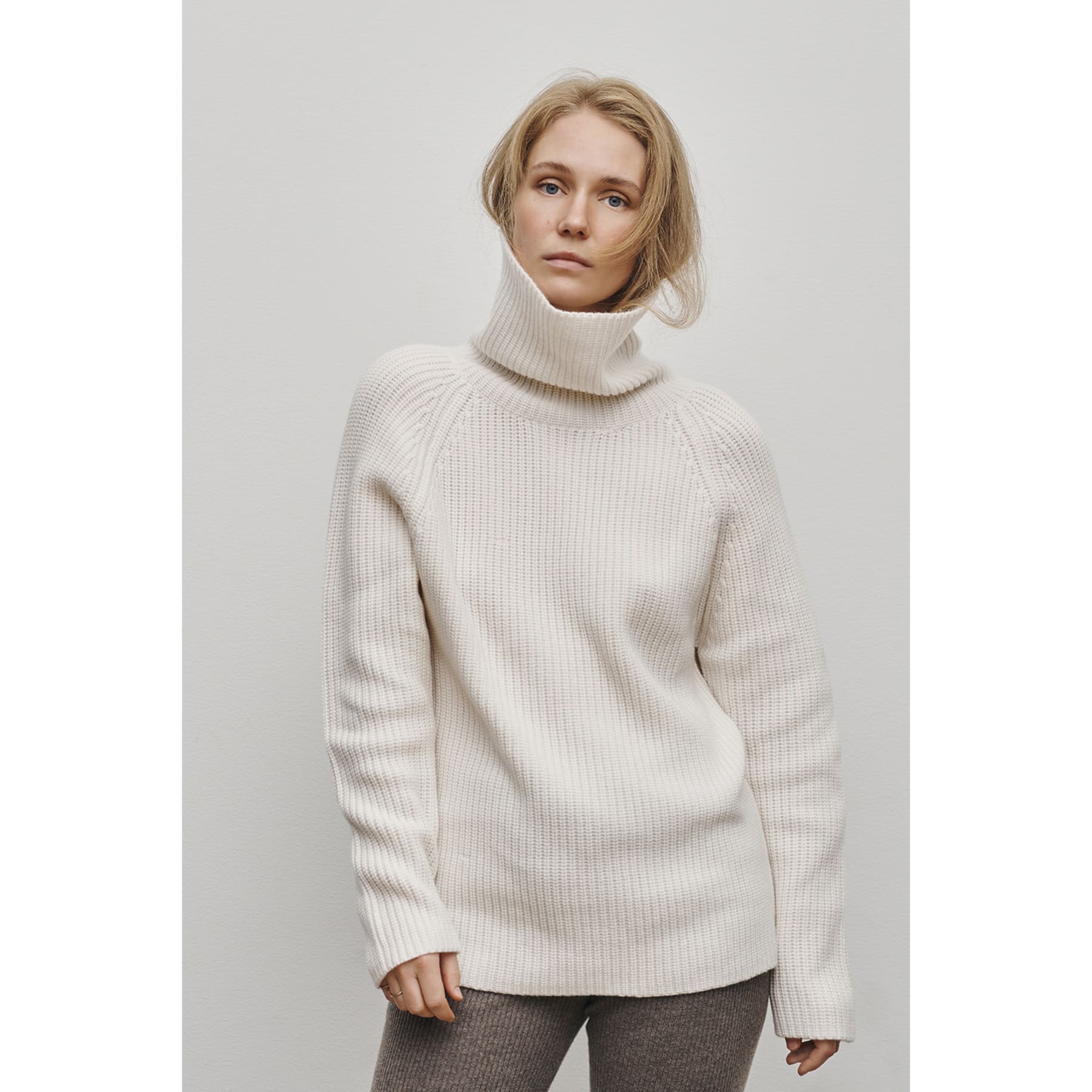 CareByMe Kamilla Sweater 100% Cashmere Danish design handmade – CARE BY ...